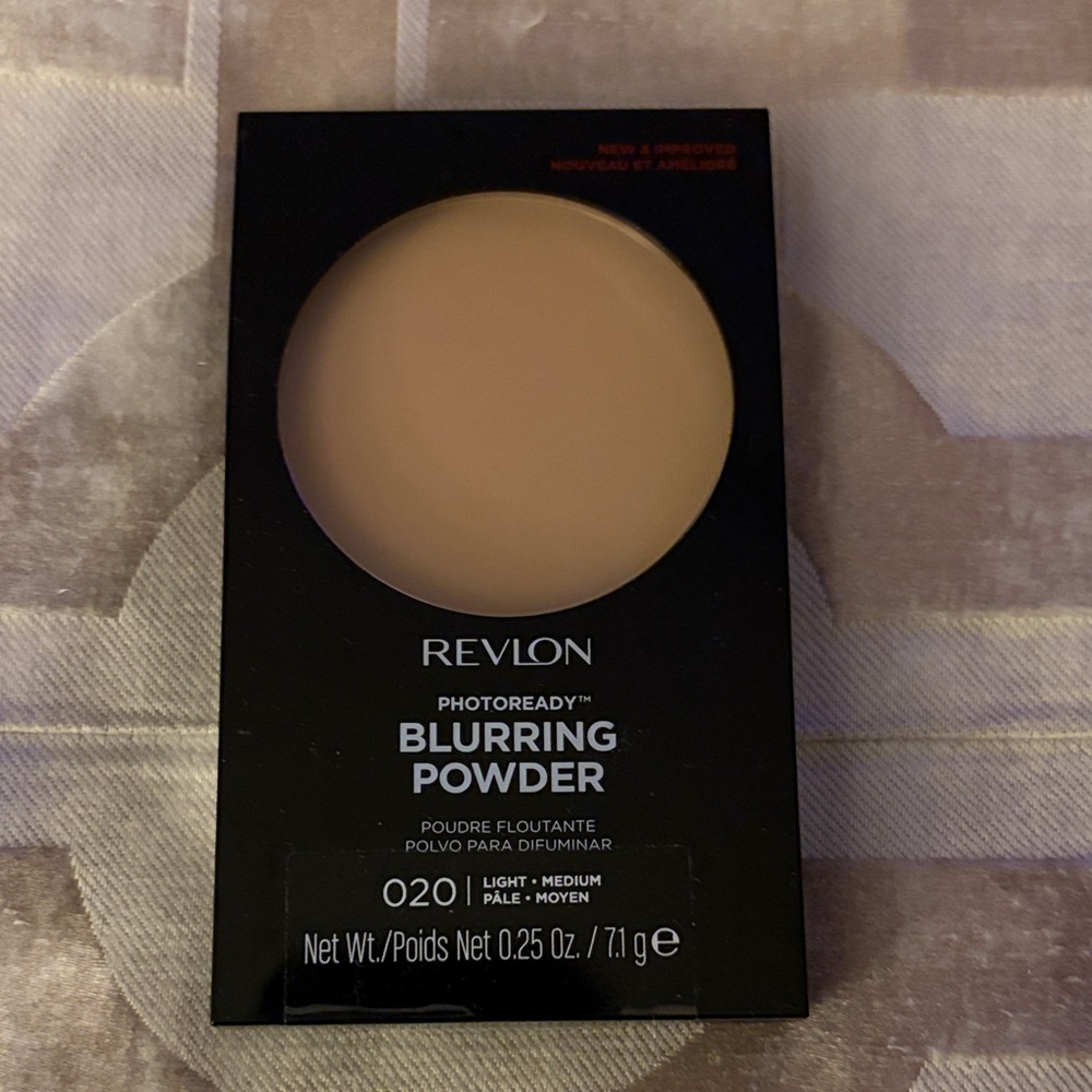 Revlon PhotoReady Blurring Powder - Light/Medium